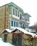 La «&nbsp;Maison bleue&nbsp;», exemple d'architecture traditionnelle.