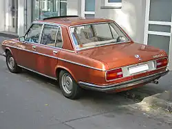 2500, vue arrière (1971–1977)
