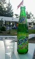 Bouteille de boisson gazeuse de la marque Boga Lime