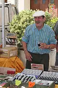 Boire un petit coup au marché de Bédoin.