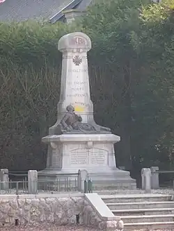 Monument aux morts de Boisleux-au-Mont.