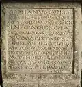 Inscription en latin.