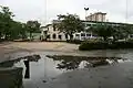 Vue d'ensemble du parking présidentiel de Bonanjo au Cameroun