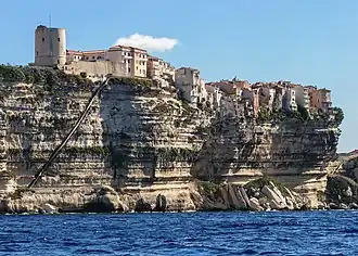 Les falaises et l'escalier du roi d'Aragon.