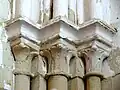 Chapelle nord, chapiteaux au nord-ouest.