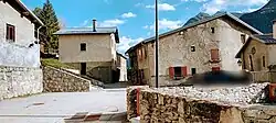 Rue principale du village : route de Bonvillard.