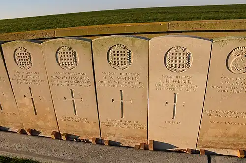 Les soldats du Queen's Westminsters&nbsp;(en) tombés le 14 avril 1917.