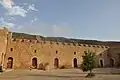 Vue de la cour du fort.