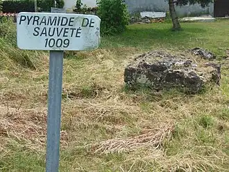 Vestige de la borne de Cadette, proche de l'avenue des Castors.