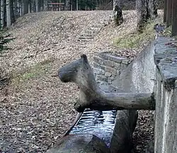Fontaine au lieu-dit «&nbsp;Fontaine de l'ours ».
