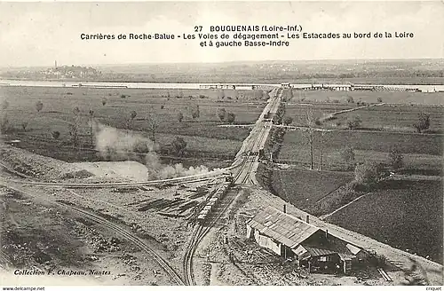 Carrières de Roche-Balue, les voies de dégagement, les estacades au bord de la Loire et à gauche, Basse-Indre.