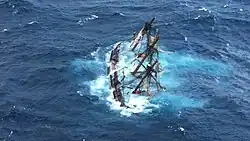 Le Bounty en train de couler
