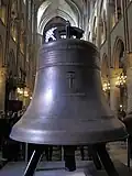 Marie dans la nef en attendant d'être installé dans la tour sud.