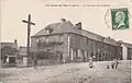 Centre du village avec ses habitants (début XXe siècle)