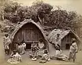 Hameau dans les Nilgiris (« Montagnes bleues »), Tamil Nadu (1869)