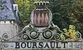 Armoiries à l'entrée nord du château.