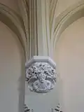 Un cul-de-lampe sculpté.