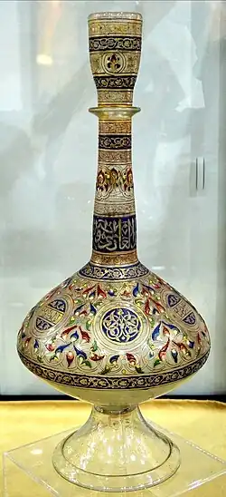 Bouteille verre émaillé et soufflé, Égypte, XVIIIe siècle