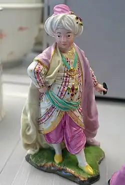 Jeune garçon en sultan, porcelaine par Melchior, c. 1770, Germanisches Nationalmuseum, Nuremberg