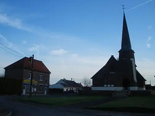La poste et l'église.