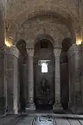 Intérieur en forme de demi-cercle de l'un des croisillons