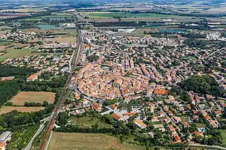 Plan représentant des espaces verts aménagés sur et autour d'un rond-point.