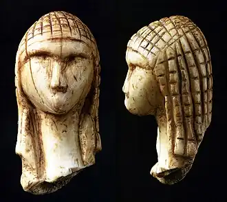 Dame de Brassempouy, sculpture gravettienne (- 29 / - 22 000 avant le présent).