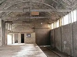Intérieur de la halle à marchandises, vu en 2008. Elle a ultérieurement[Quand ?] été détruite.