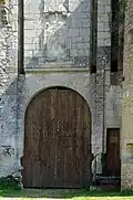 Entrée avec pont-levis (le fossé est comblé)