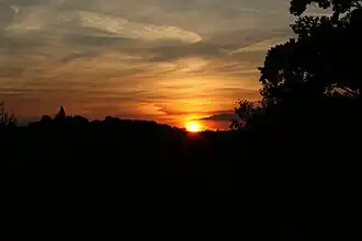 Cuisery depuis Brienne au coucher du Soleil.