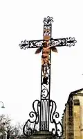 Calvaire devant l'église