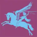 Emblème blanc sur fond rose, représentant un cheval ailé et cornu bondissant, avec un cavalier armé et casqué sur le dos