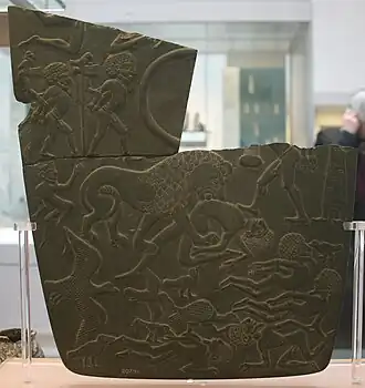 Palette du champ de bataille ; deux étendards se trouvent en haut à gauche : l'ibis de Thot et le faucon Horus.