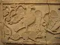 Bas-relief représentant un aigle capturant un lapin, Istanbul, Xe&nbsp;siècle.