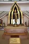 Bouddha en marche. Bronze, XIVe&nbsp;siècle.