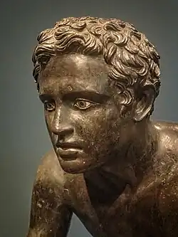Coureur d'Herculanum. Globe oculaire, os et ivoire ; iris et pupilles, pierre grise, pierre noire. Ier&nbsp;siècle AEC