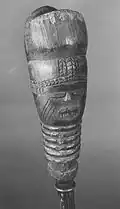 Pommeau sculpté.