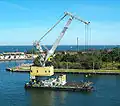 Ponton-grue autonome.