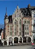 Pharmacie anglaise, bâtiment néogothique réalisé par Paul Saintenoy