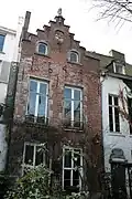 No&nbsp;5 : maison à pignon à gradins du XVIIe&nbsp;siècle dans la cour intérieure