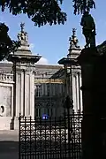 Entrée du palais d'Egmont vue depuis le jardin du Petit Sablon