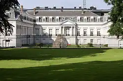 Vue vers le palais d'Egmont et le jardin de la « cour du sanglier »