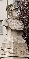 Détail du Monument au sergent Hoff.