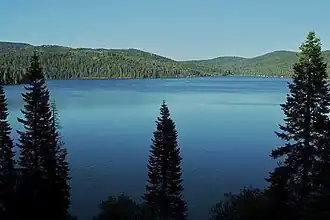 Lac Bucks dans la forêt nationale de Plumas.