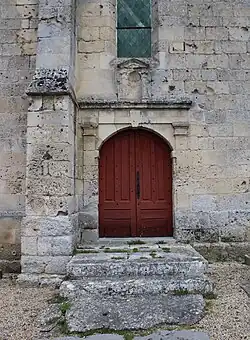 Porche latéral.