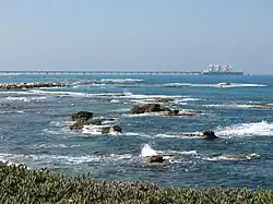 Terminal de Hadera en Israël, à l'extrémité d'une jetée de 2,5&nbsp;km de long.