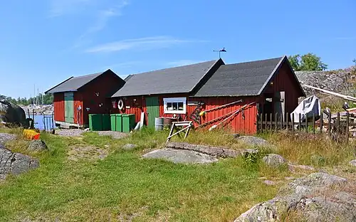 Hangars à bateaux.
