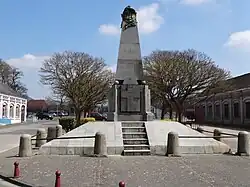 Le monument aux morts.