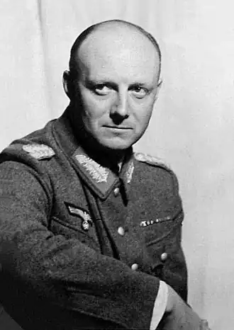 Photographie en noir et blanc de Henning von Tresckow en janvier 1944