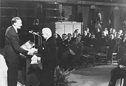 Remise de la NWDR des Anglais aux Allemands